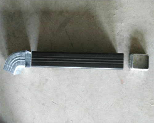 方形雨管以金屬為原材料,為建筑帶來了強烈的表現(xiàn)力,其發(fā)揮空間廣闊,可以根據(jù)不同的色彩進(jìn)行選擇.